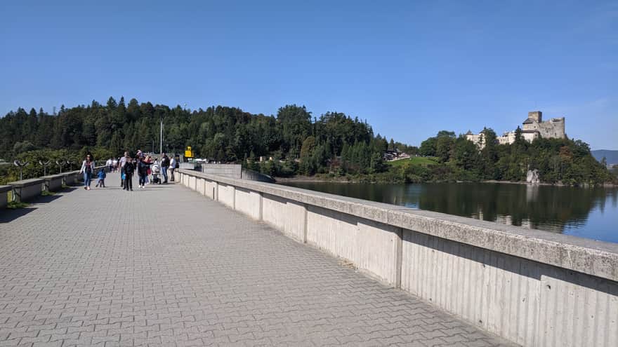 Promenade on the dam