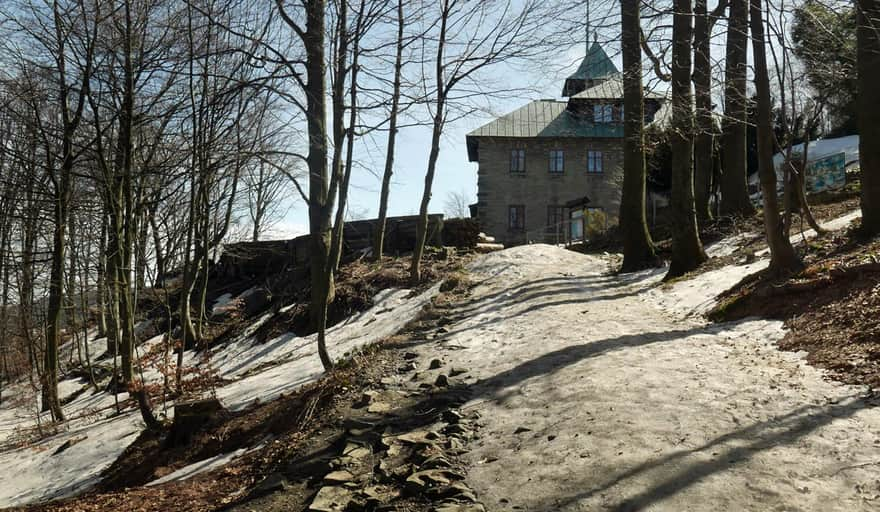 Path to Szyndzielnia PTTK Mountain Lodge