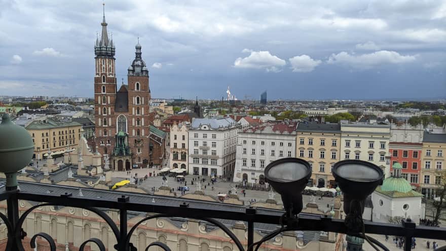 Wieża Ratuszowa w Krakowie - widok z wieży na Rynek