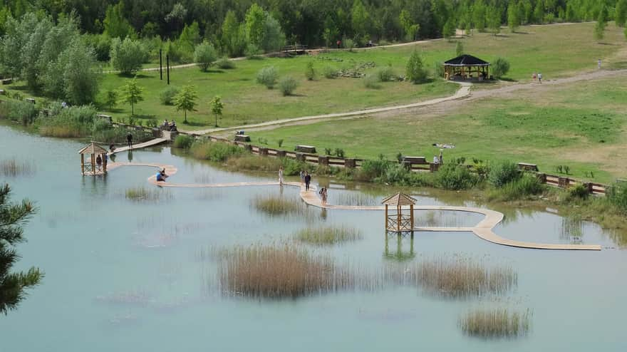 Park Gródek w Jaworznie - Zalew Wydra, pomosty i polana piknikowa