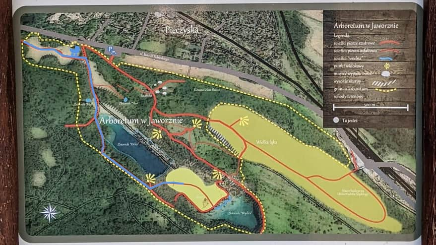 Mapa szlaków w Parku Gródek - na niebiesko zaznaczony szlak dla wózków i rowerów