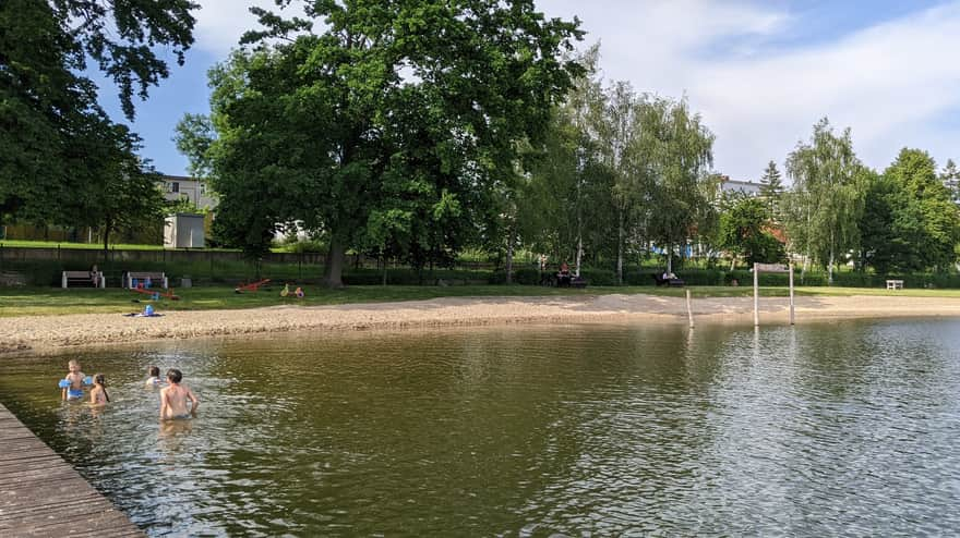 Kąpielisko i plażą nad jeziorem w Nowogardzie