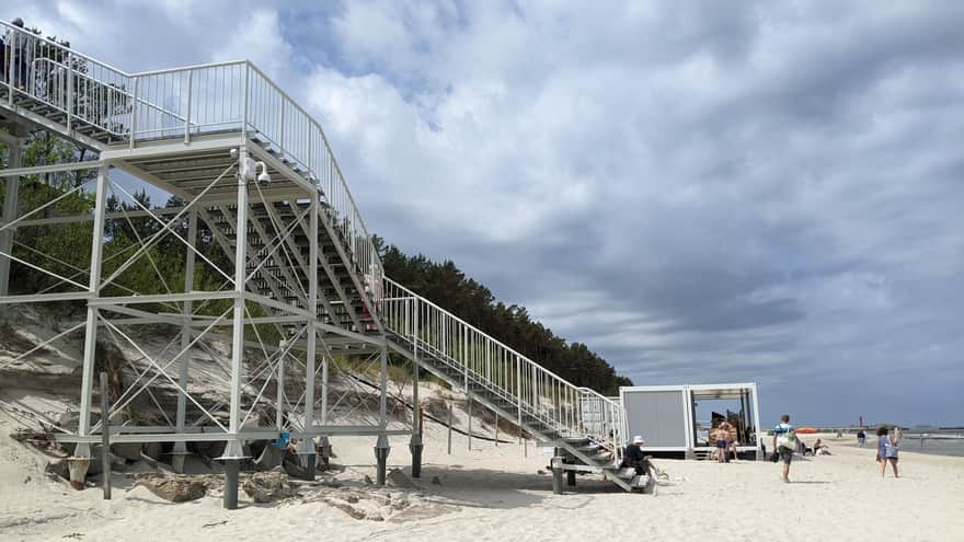 Zejście na plażę w Mrzezynie
