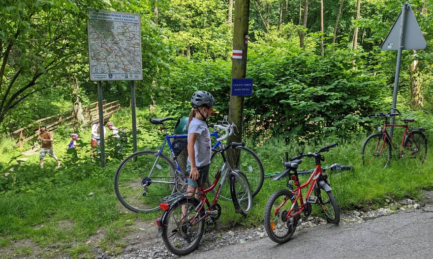 Z Krakowa do Ojcowa na rowerze - uliczny zdrój wody pitnej nr 2