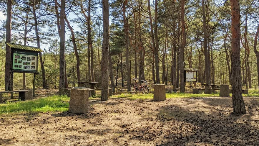 Miejsce do odpoczynku dla spacerujących i rowerzystów