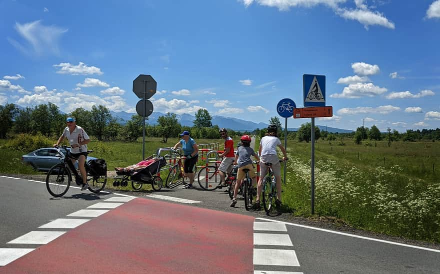 Trail around the Tatras. Crossing the road Czarny Dunajec - Chochołów