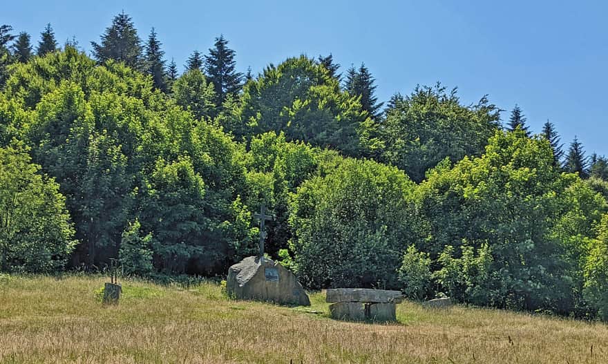 Sucha Polana - commemorative boulders and field altar