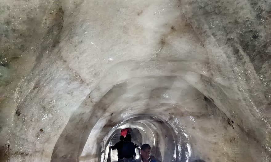 Tunel lodowy w Dobszyńskiej Jaskini Lodowej