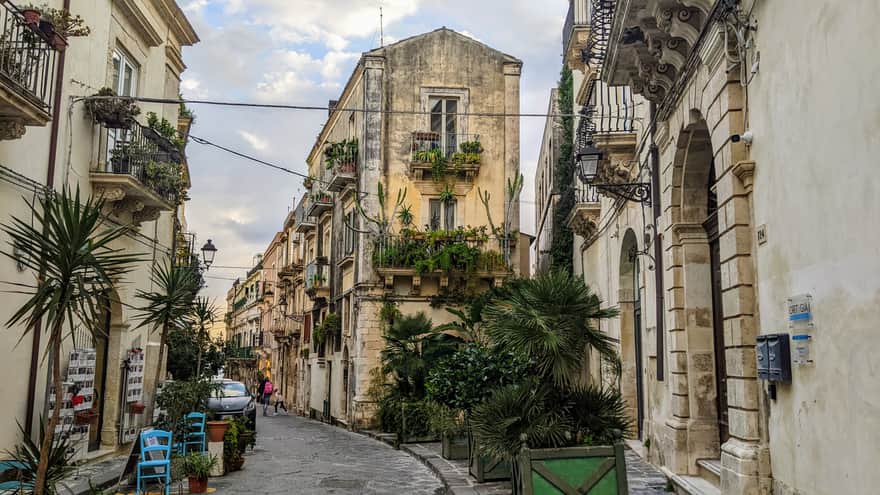 Narrow streets in the historic part of Syracuse