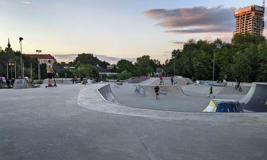 Skatepark Rzeszów - teren utwardzony