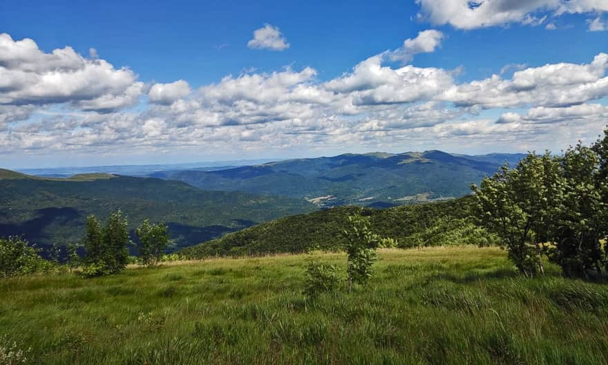 Rawki, view from the summit towards "Bieszczadzki Worek": Bukowe Berdo, Krzemień, Szeroki Wierch, and Tarnica, photo by AP