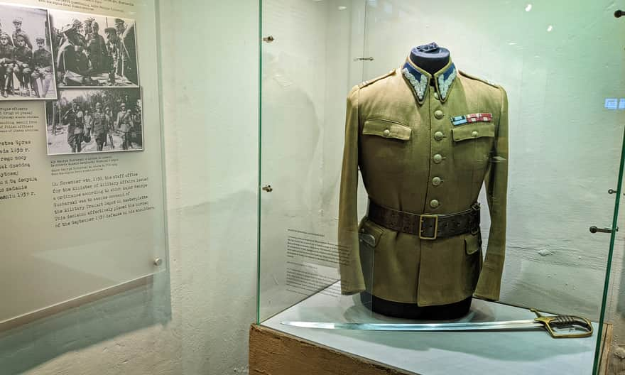 Westerplatte, Guardhouse No. 1 - uniform and sabre of Major H. Sucharski