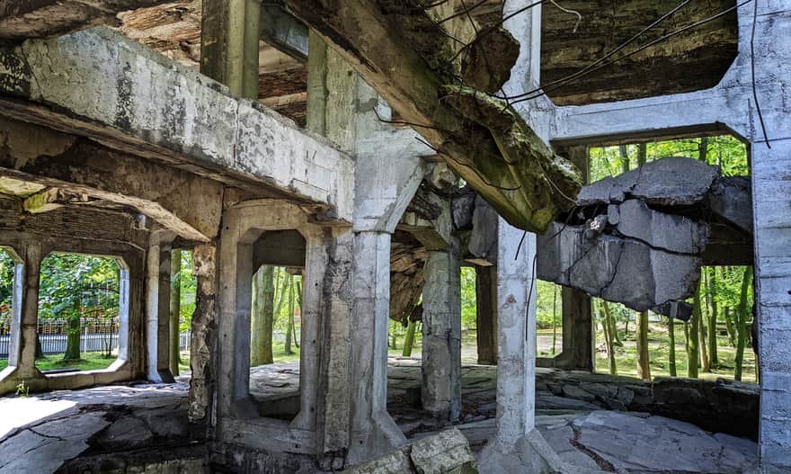Westerplatte, ruiny koszarów