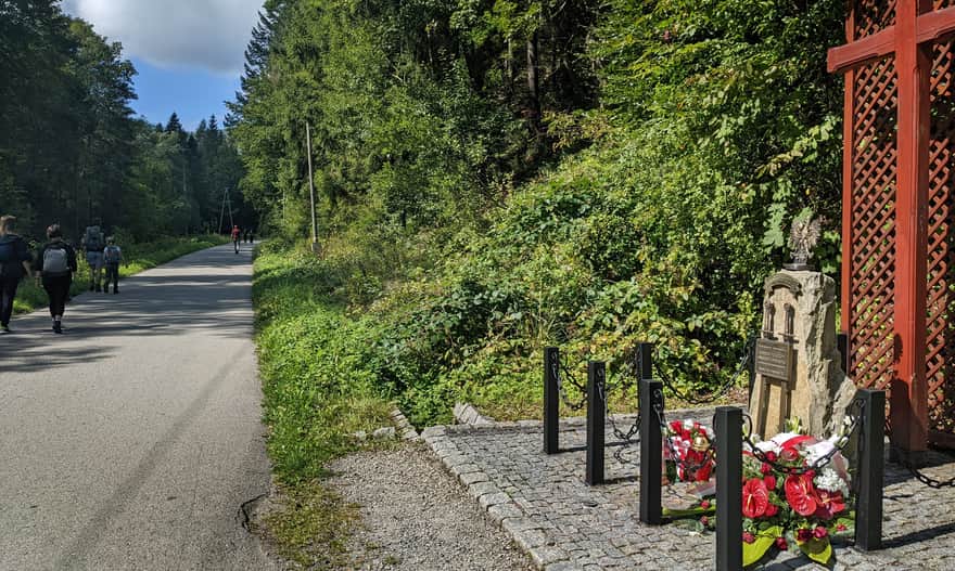 Zimnik Valley, Lipowa - monument to the victims of World War II
