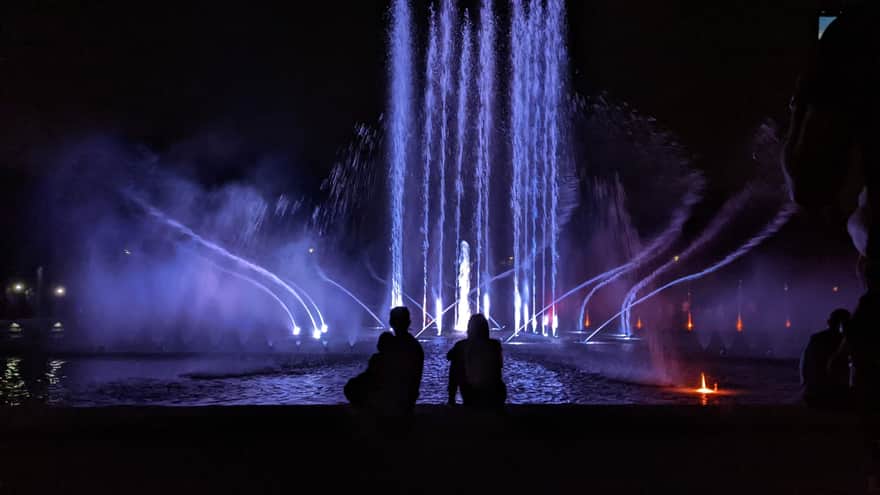 Pokaz wieczorny - fontanna multimedialna w Legnicy