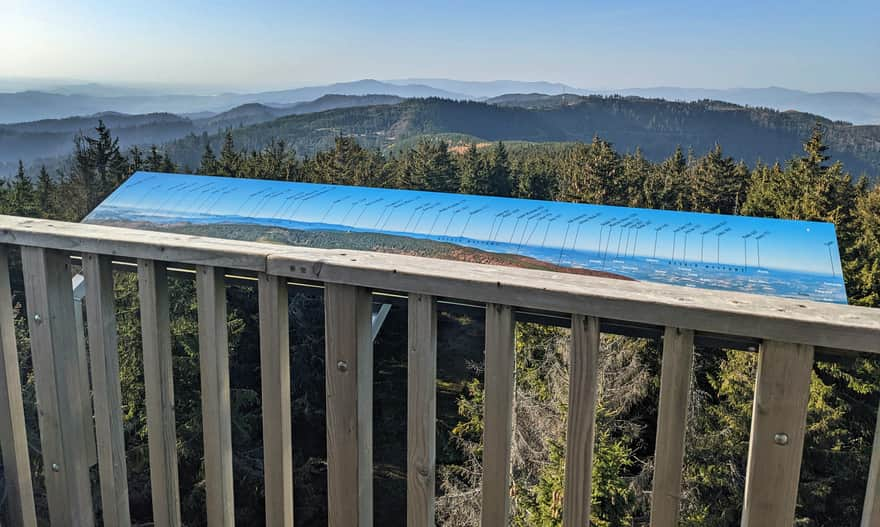 Radziejowa: observation tower. Panorama to the northwest: Żywiec Beskids, Gorce, and Beskid Wyspowy