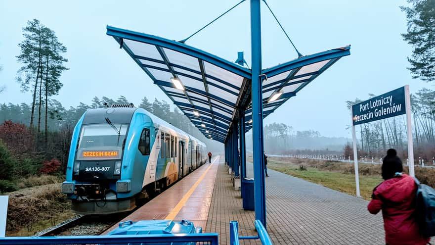 Stacja kolejowa przy lotnisku Port Lotniczy Szczecin Goleniów