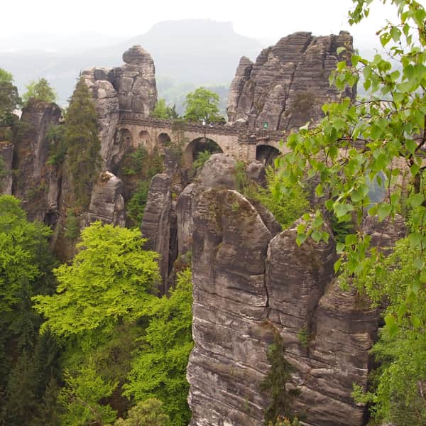 Bastei - most wśród skał Szwajcarska Saksonia w Niemczech