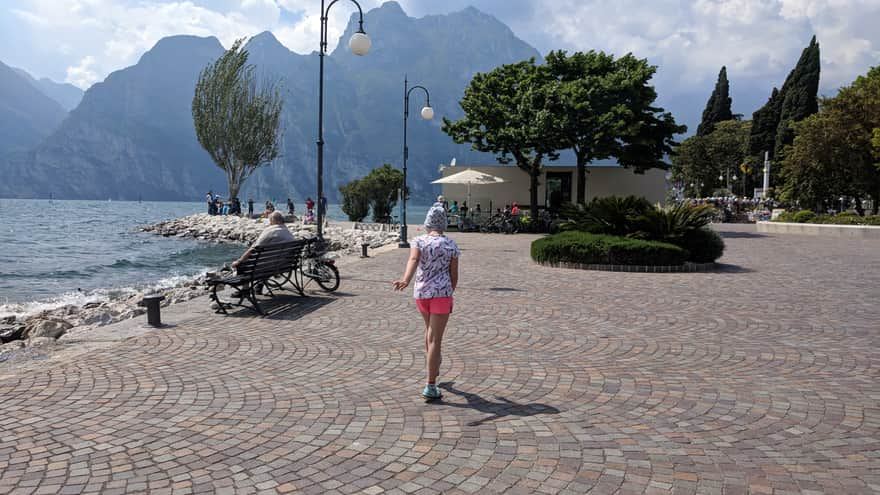 Torbole - promenade by the lake