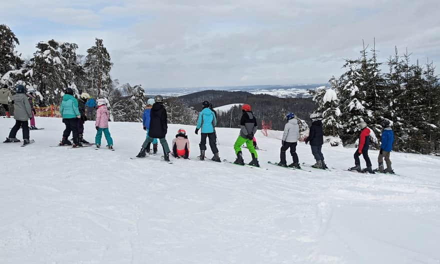 Children skiing in Puławy Górne