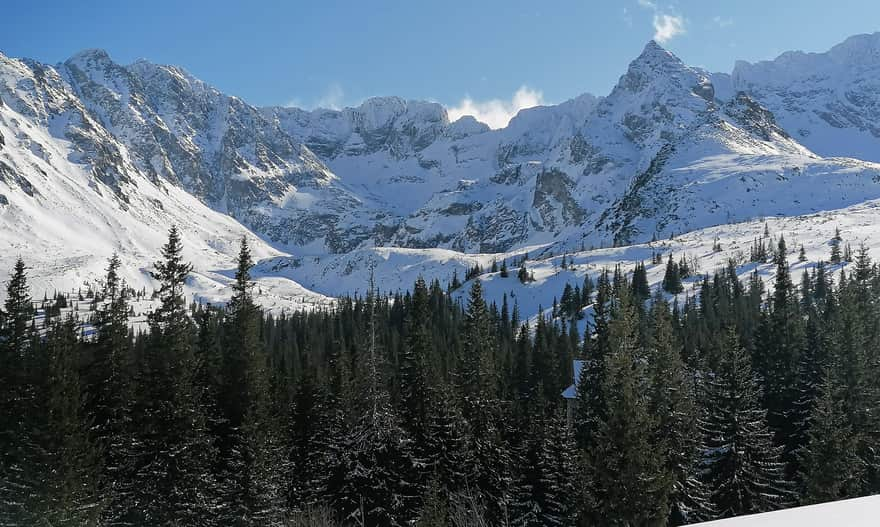 Hala Gąsienicowa in winter, photo by A. Rogulska