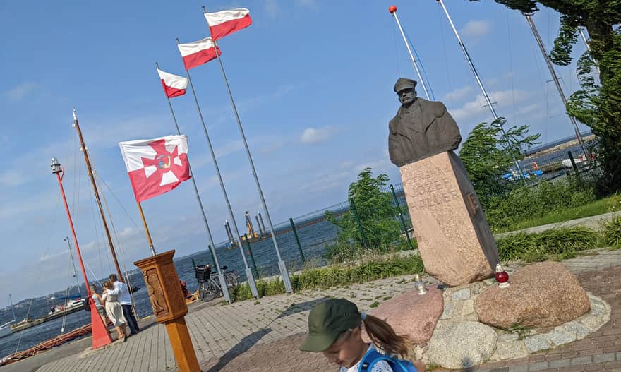 Place commemorating the wedding of Poland with the sea on February 10, 1920, and the monument of Gen. Józef Haller in Puck