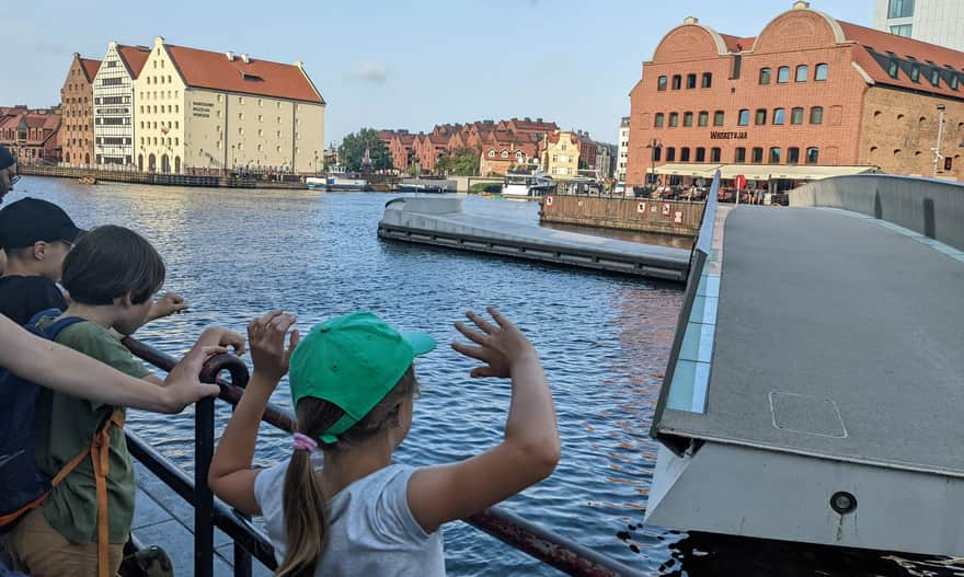 Rotating footbridge to Granary Island, Gdańsk