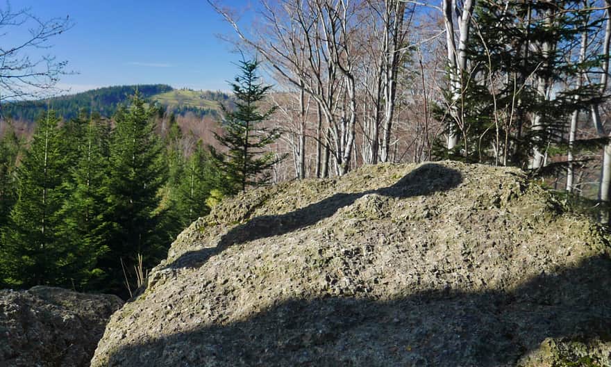 Rocks in the area of Łamana Skała summit