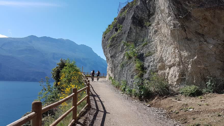 Via del Ponale szlak pieszo-rowerowy nad jeziorem Garda