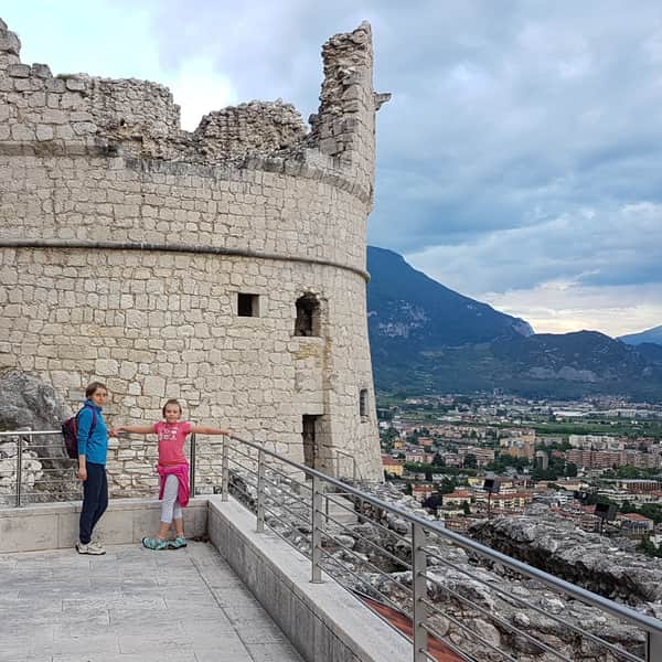 Riva del Garda - szlak na średniowieczny bastion, taras i punkt widokowy