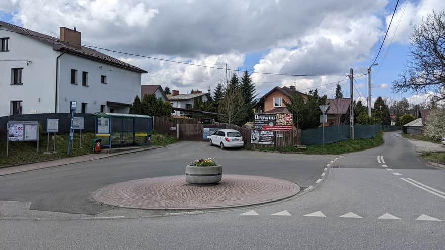 Kleszczów Centrum bus stop near the entrance to Zabierzów Forest