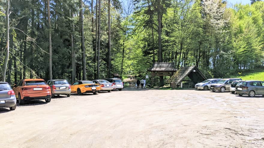Parking at the entrance to the "Tuchowski Las" Path