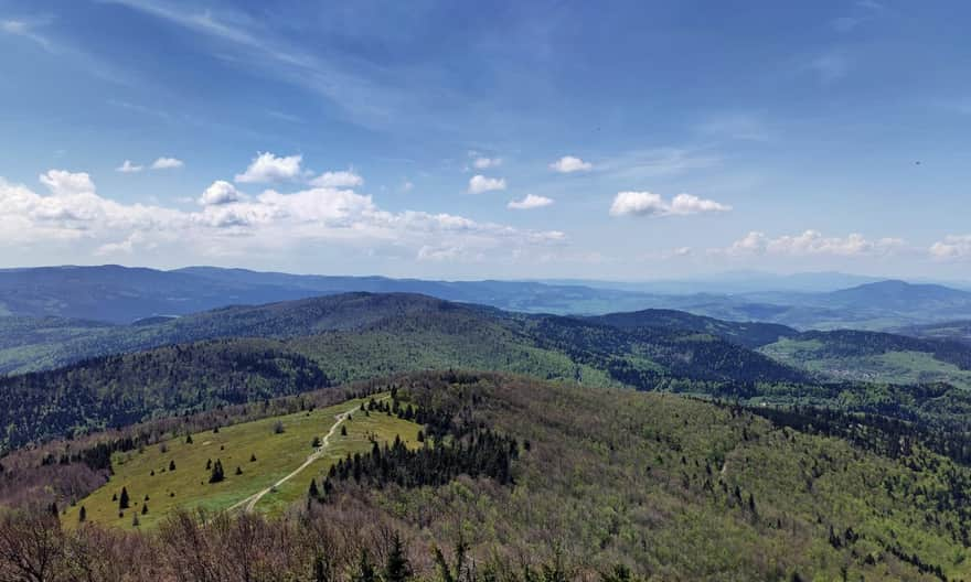 View from the tower on Mogielica towards Polana Stumorgowa, Gorce Mountains, Babia Góra, and Luboń Wielki, photo by B. and J. Stachurscy