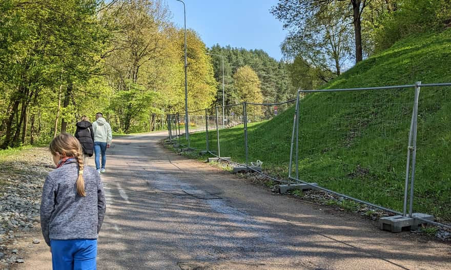 Wejście na Górę Trzykrzyską od strony ul. Kościuszki