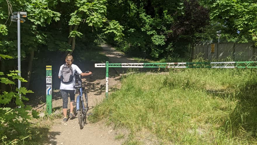 Entrance to Twardowski Rocks Park