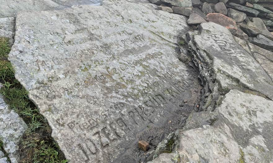 Plaque dedicated to Józef Piłsudski on the summit of Babia Góra