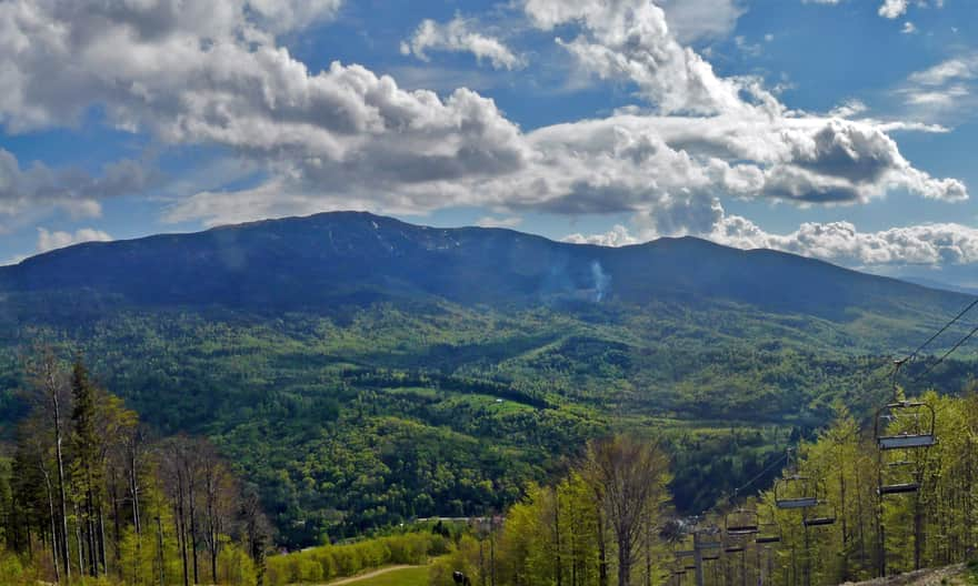 Mosorny Groń - view of Babia Góra and the chairlift. Photo: PKL