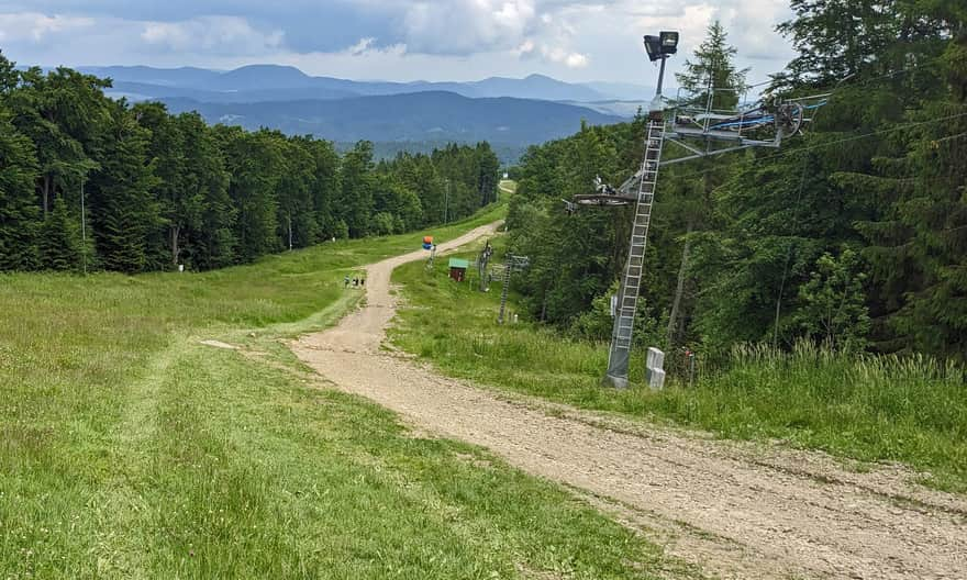 Jaworzyna Krynicka - view to the southeast from the green trail