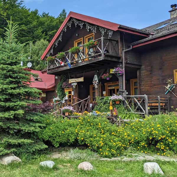 Chata Górska Cyrla - szlaki, widoki, atrakcje