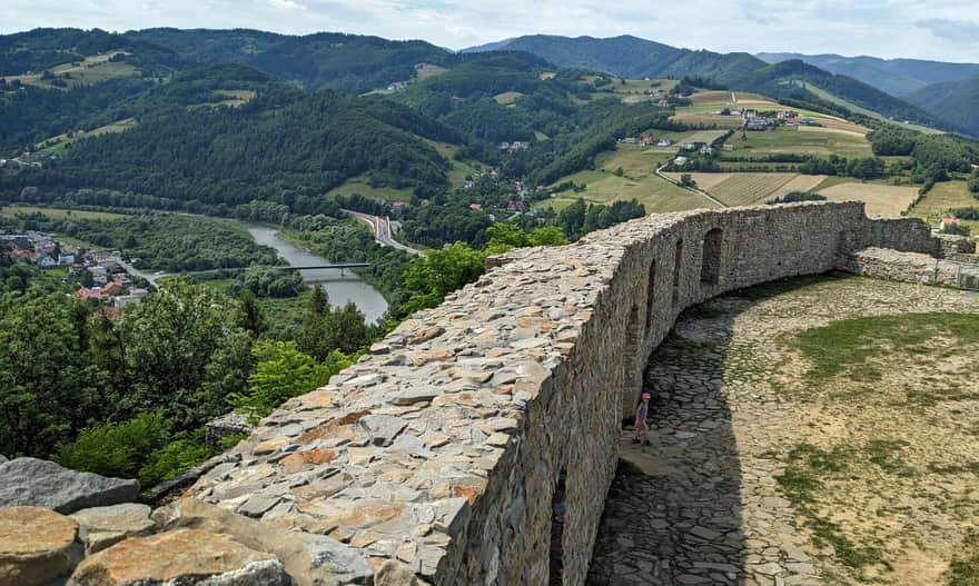 Rytro - View of Radziejowa Range from castle walls