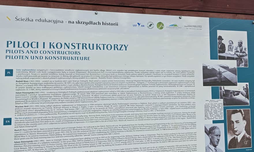 Tablica informacyjna przy skrzyżowaniu zielonej ścieżki z Ustianowej Górnej i drogi na grzbiecie Żukowa