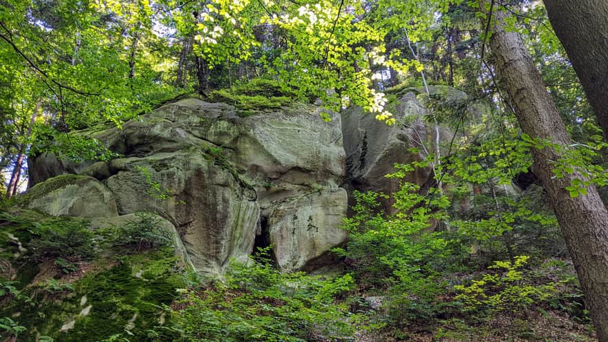 Skała Dwie Skały, Rezerwat Diable Skały w Bukowcu