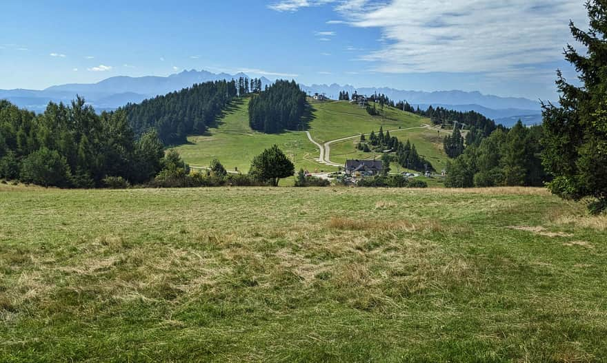 Blue trail to Lubań - Drzyślawa Pass and Mount Wdżar against the backdrop of the Tatra Mountains