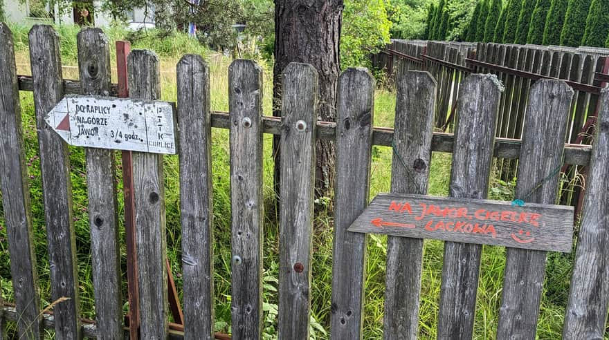 Wysowa - the beginning of the trail to Lackowa and to the chapel on Jawor Mountain