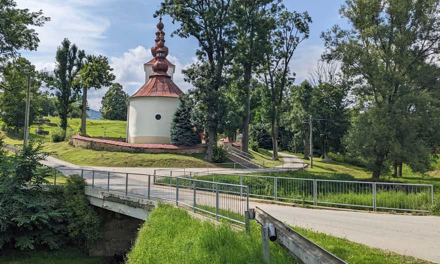 Cigelka, cerkiew przy zielonym szlaku Wysowa - Cigelka - Busov