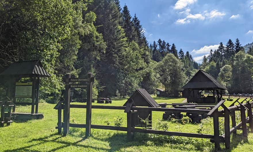 Polana Oberówka - miejsce biwakowe przy niebieskim szlaku Koninki - Turbacz