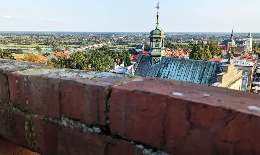 Widok na Stare Miasto z Bramy Opatowskiej w Sandomierzu