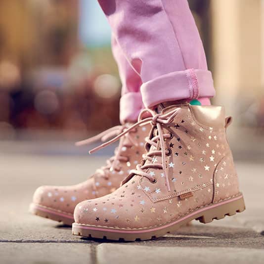 Przedstawiamy najpopularniejsze modele butów zimowych dla dziewczynek