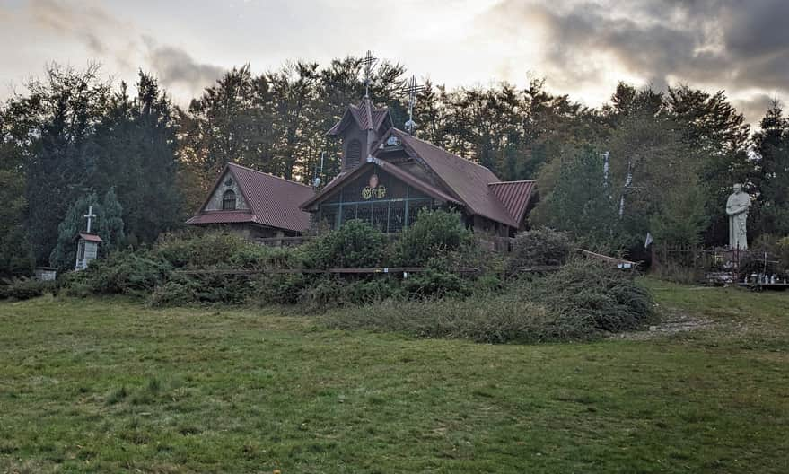 Groń Jana Pawła II, Chapel of Our Lady Queen of the Mountains