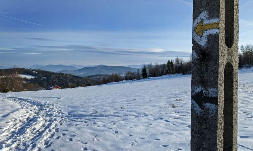 Descent from Koskowa Góra towards the chapel